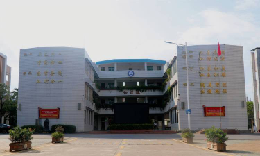 怀集县冷坑镇忠诚小学教学点户外活动场地