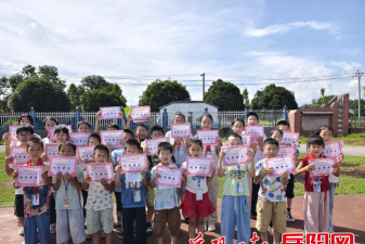 平江县长寿镇中心小学户外活动场地
