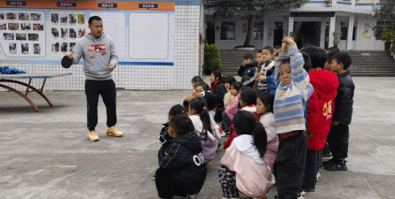 罗城中心小学户外活动场地