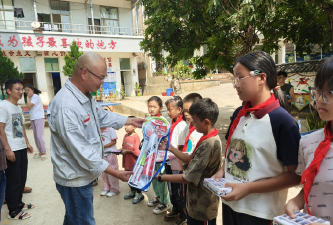 芒康县木许乡中心小学户外活动场地