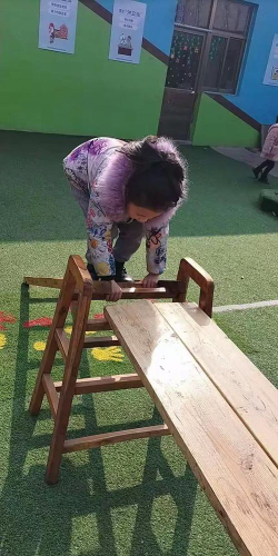 华县月亮船幼儿园户外活动场地