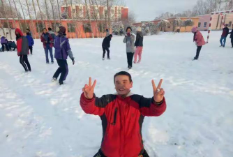 昭苏县萨尔阔布乡中学户外活动场地