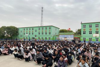 方召中学户外活动场地