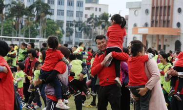 新兴县商业幼儿园户外活动场地