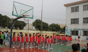 广州市花都区骏威小学三东校区户外活动场地