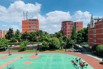 四川省工业设备安装技工学校户外活动场地