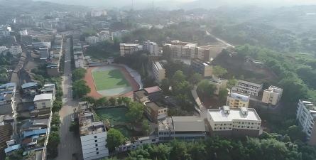 四川省合江县先市职业高级中学校户外活动场地