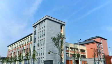 四川省乐山市第一职业高级中学户外活动场地