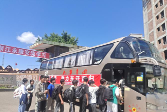 四川省平昌县职业中学户外活动场地