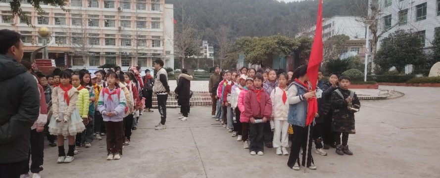 南县下柴市中心小学户外活动场地