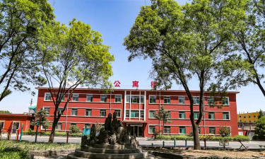 定襄县诚信高级中学(职教班)户外活动场地