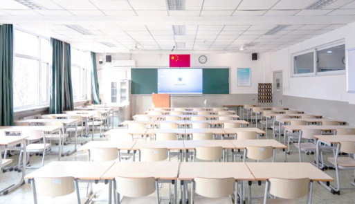 北京房山区财贸职工中等专业学校户外活动场地