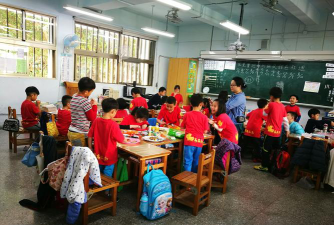 台北市立东门国民小学户外活动场地