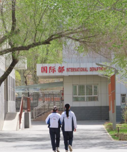 乌鲁木齐市第81中学户外活动场地