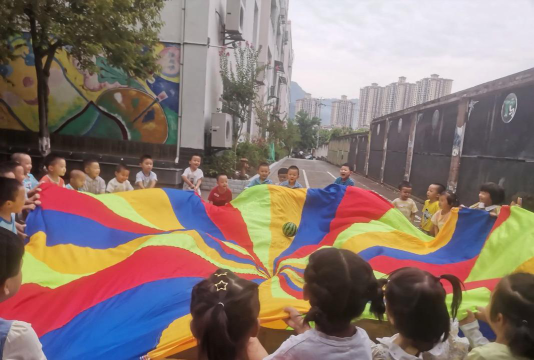 番禺区石基镇罗永幼儿园户外活动场地