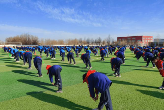 若羌县中学户外活动场地