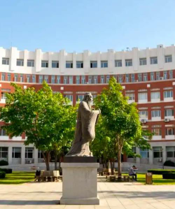 大连报关学校户外活动场地