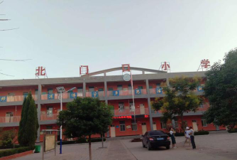 北褚乡中学户外活动场地