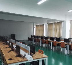 江苏省启东中等专业学校户外活动场地