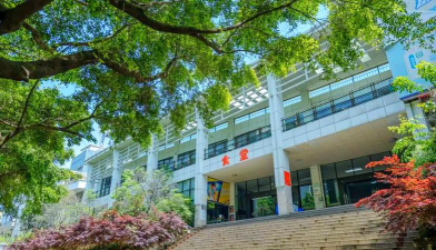 内江医科学校户外活动场地