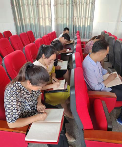 龙海镇中心小学户外活动场地