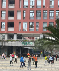 成都华润学校户外活动场地