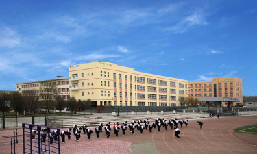 乌鲁木齐市第六十九中学户外活动场地