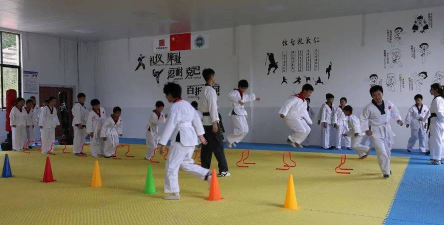 江村镇中心小学户外活动场地