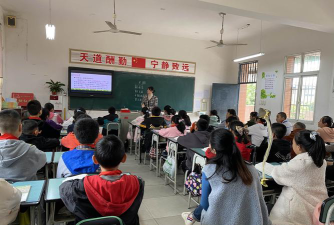 永江乡中心小学户外活动场地