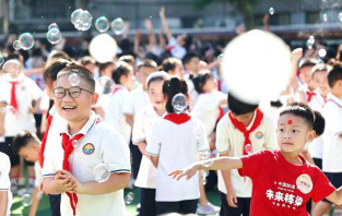 龙湖镇东升小学户外活动场地