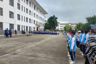 峨山彝族自治县小街中学户外活动场地