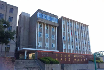 新平县平甸一中户外活动场地