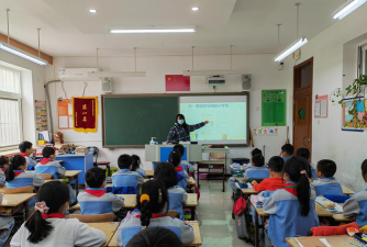 北京市第八十中学枣营分校(小学部)户外活动场地