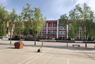 吴忠市扁担沟镇黄沙窝学校户外活动场地