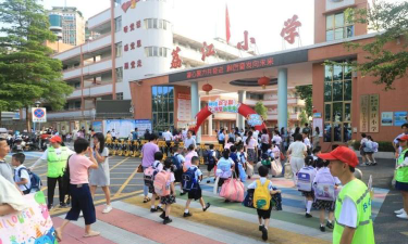 增城市荔江小学户外活动场地
