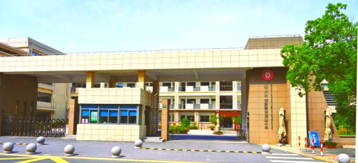 上海大学附属小学户外活动场地