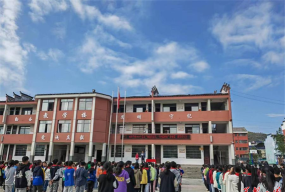 小岔乡九年制学校户外活动场地