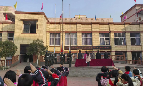 曲江区罗坑中心坝小学户外活动场地