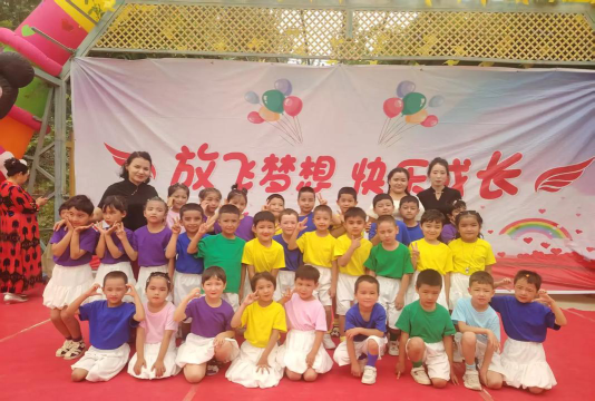 博白县城区贸易中心幼儿园户外活动场地