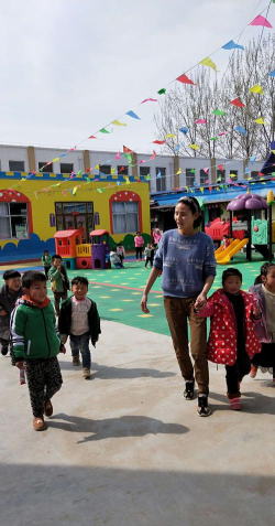 宾阳县黎塘镇小太阳幼儿园户外活动场地