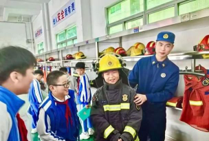 深圳市宝安区为民小学户外活动场地