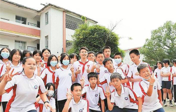 始兴县沈所镇中心小学户外活动场地