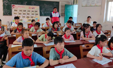 扶绥县山圩镇阿秀托儿所户外活动场地