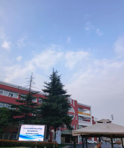 峰峰矿区香山中学户外活动场地
