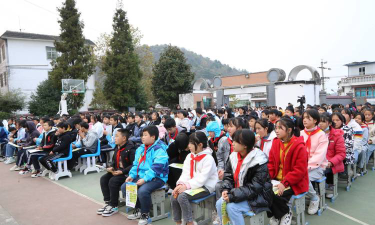 黔西县素朴镇素朴幼儿园户外活动场地