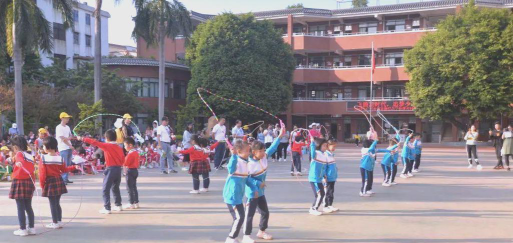 广州何香凝纪念小学户外活动场地