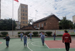 广州嘉龙小学户外活动场地