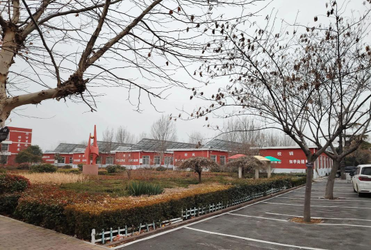 磁县贾璧乡南峧学校户外活动场地