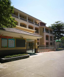 广州夏山小学户外活动场地