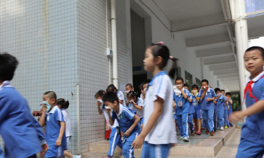 深圳梅华小学户外活动场地